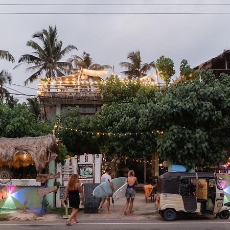 Gaia Ocean Surf Yoga Pansiyon Ahangama Dış mekan fotoğraf
