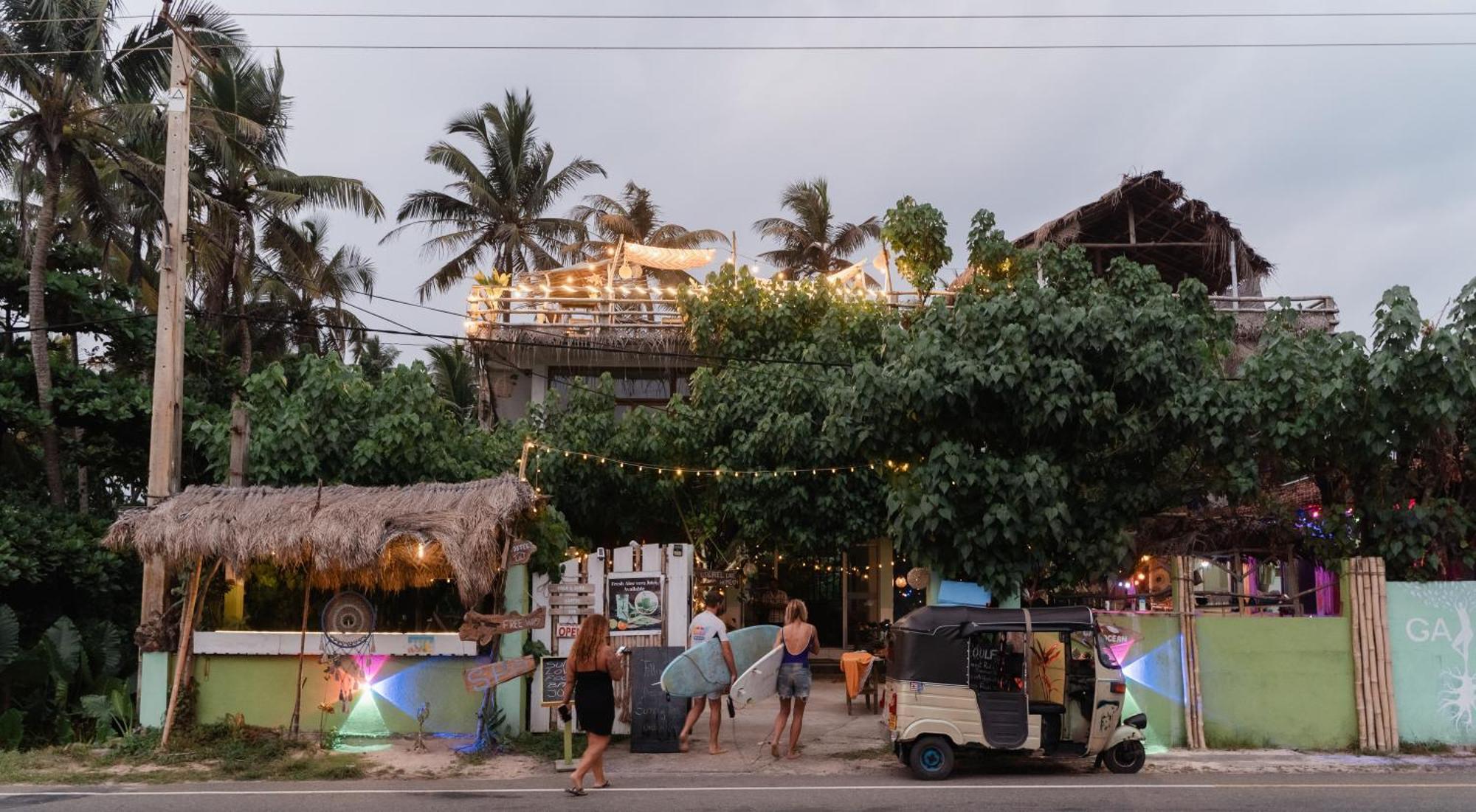 Gaia Ocean Surf Yoga Pansiyon Ahangama Dış mekan fotoğraf