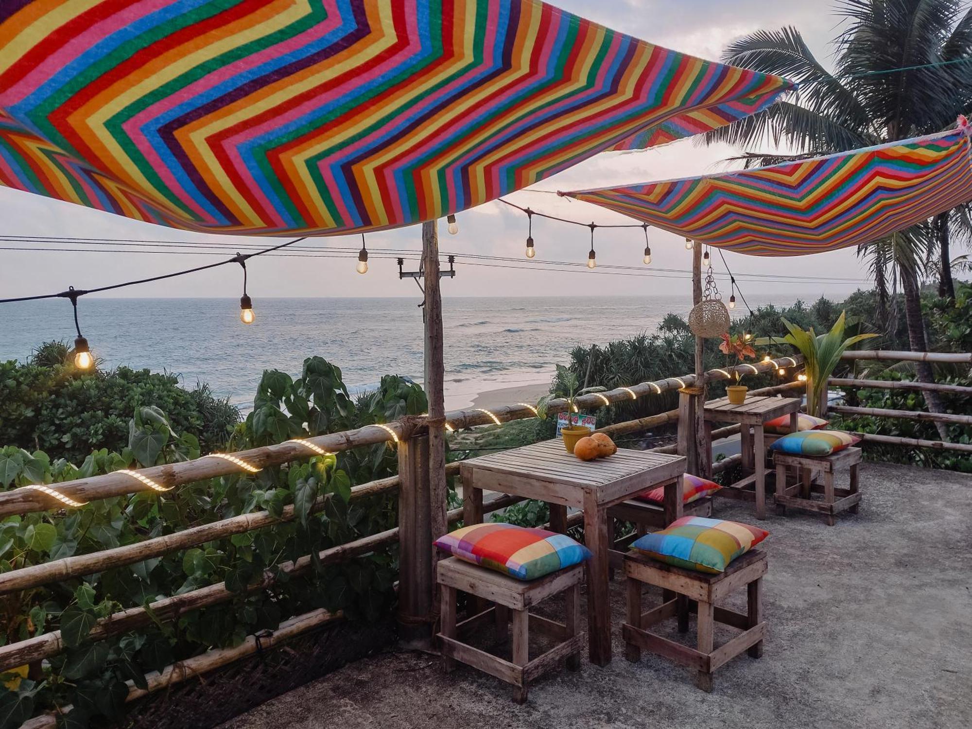 Gaia Ocean Surf Yoga Pansiyon Ahangama Dış mekan fotoğraf