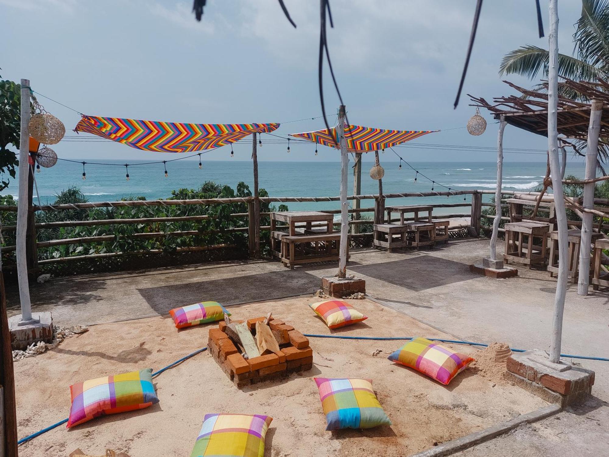Gaia Ocean Surf Yoga Pansiyon Ahangama Dış mekan fotoğraf
