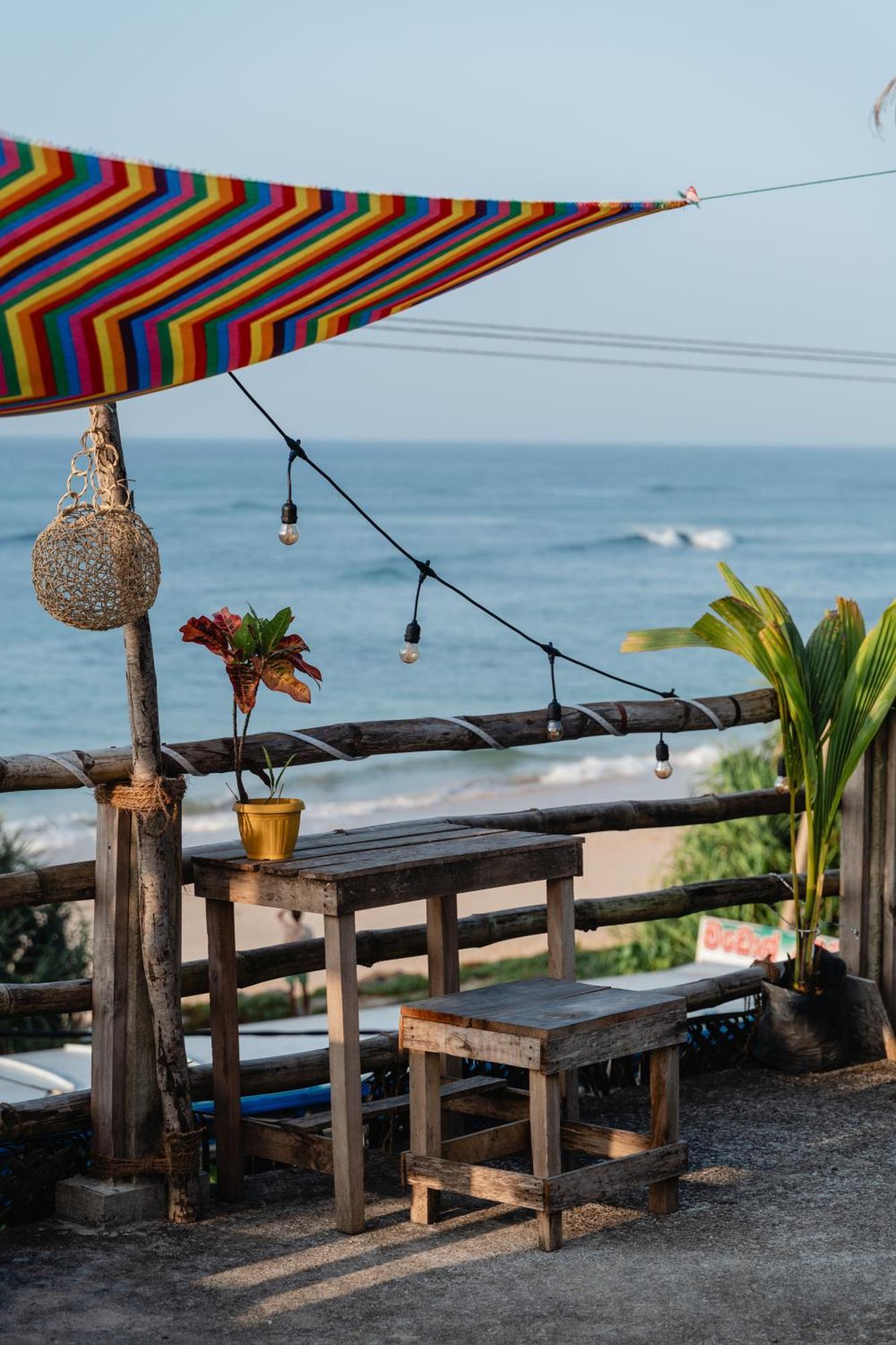 Gaia Ocean Surf Yoga Pansiyon Ahangama Dış mekan fotoğraf