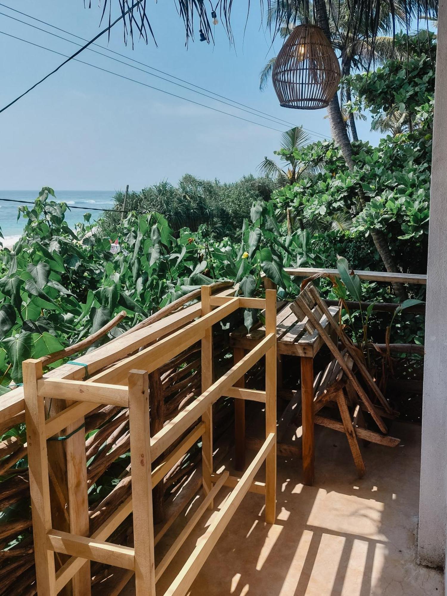 Gaia Ocean Surf Yoga Pansiyon Ahangama Dış mekan fotoğraf