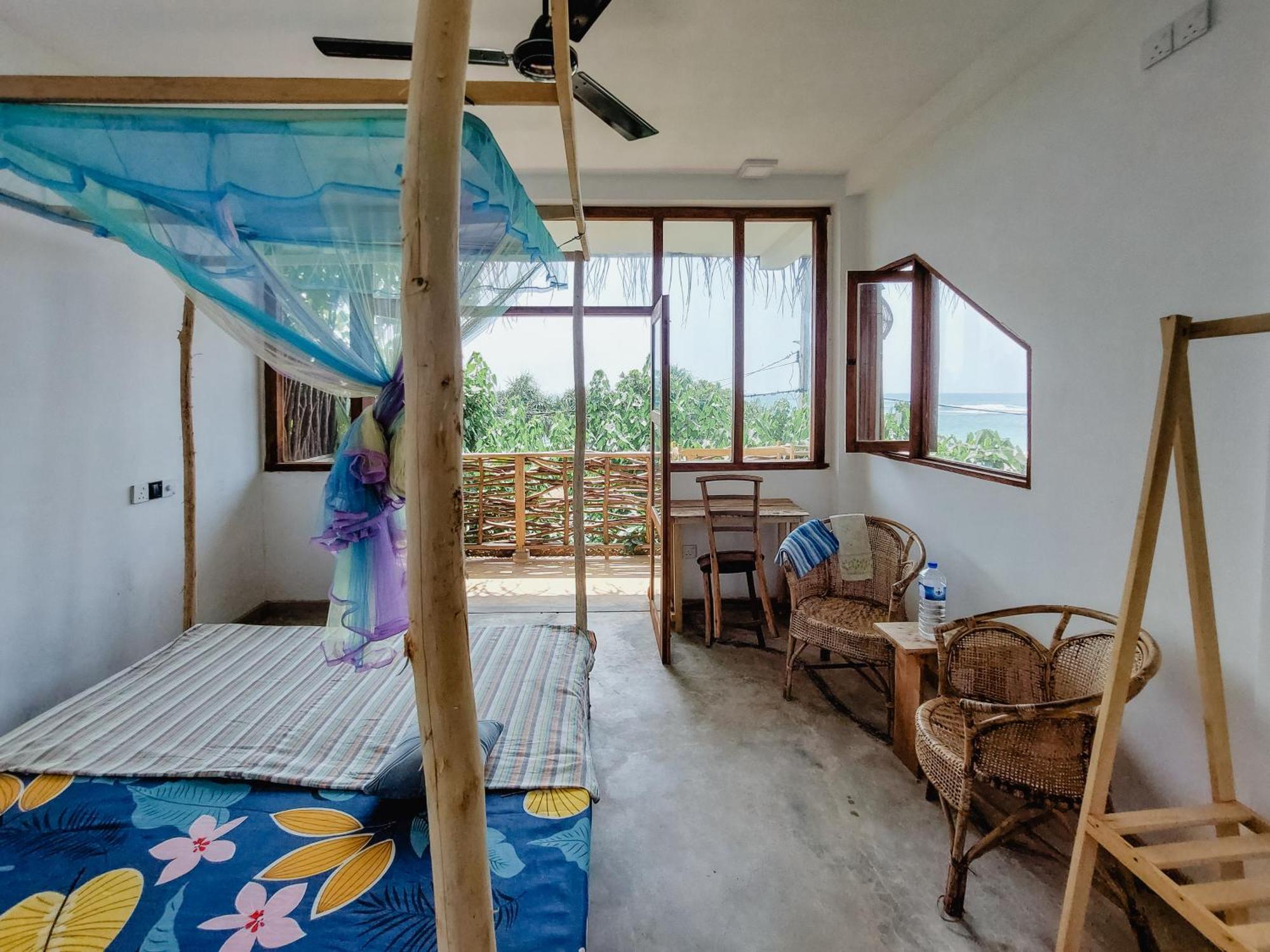 Gaia Ocean Surf Yoga Pansiyon Ahangama Dış mekan fotoğraf