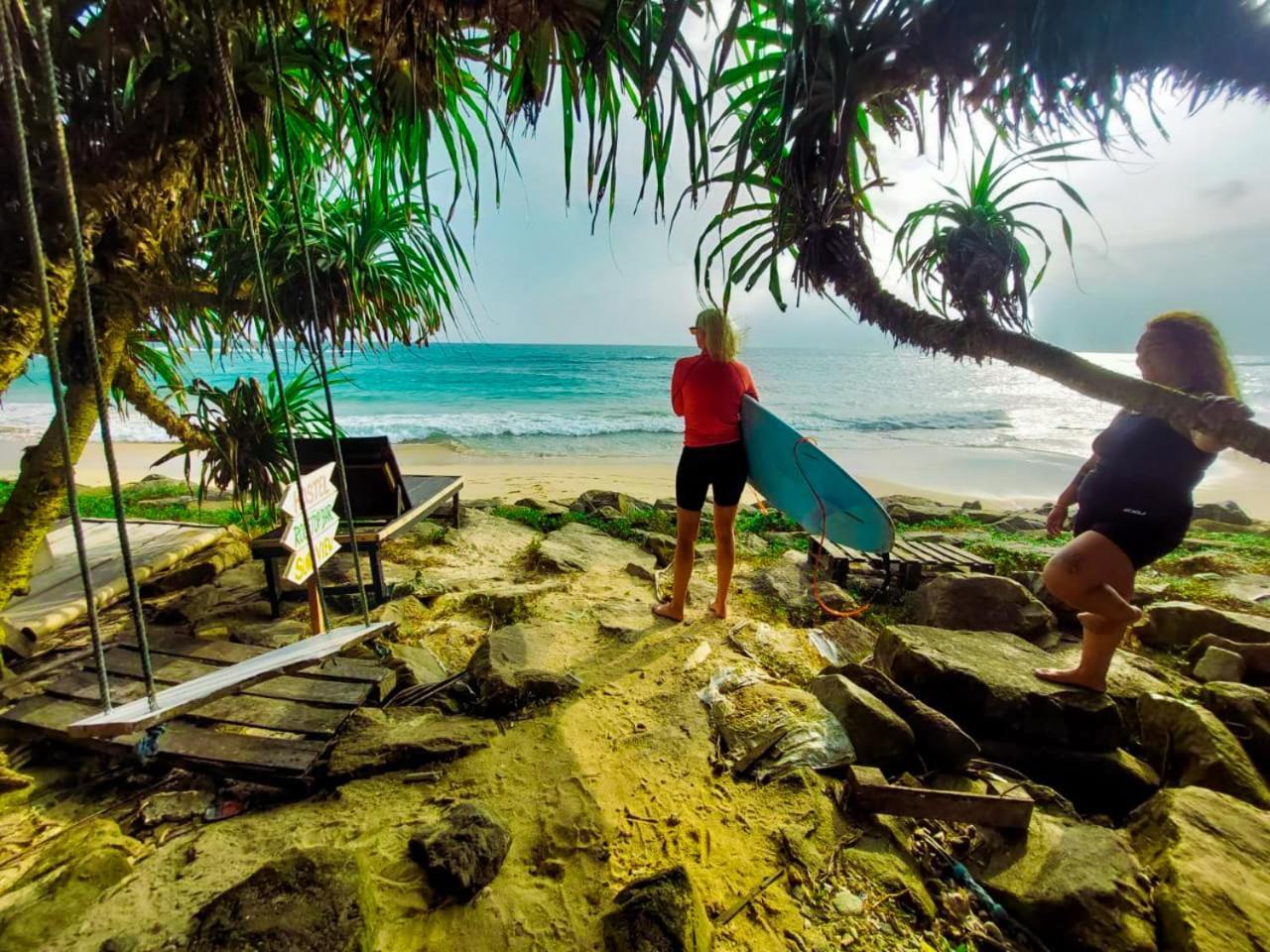 Gaia Ocean Surf Yoga Pansiyon Ahangama Dış mekan fotoğraf